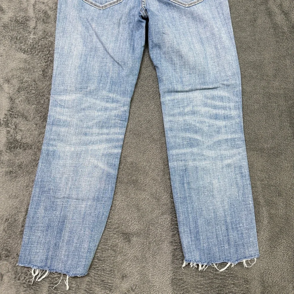 White House Black Market Petite High Rise Size 0P Straight Leg Ripped WomenJeans